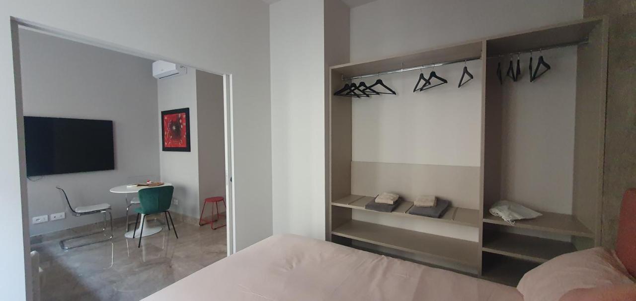 Apartment Pink Maison Centro Piazza Diaz Duomo Mailand